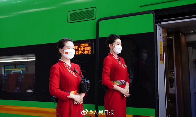 “复兴号”高铁在青藏高原首航，覆盖大陆31个省