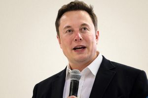 埃隆·马斯克发帖讽刺：“贝佐斯退休是为了全身心对SpaceX提出诉讼”