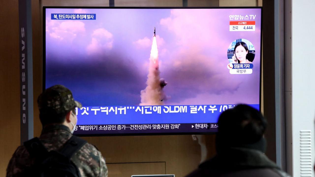 中英双语新闻：朝鲜试射高超音速导弹