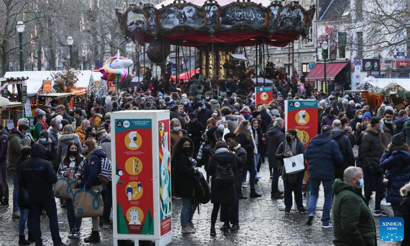 比利时汽车冲进狂欢节人群致6人死亡