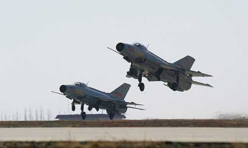 中国将用先进机型取代J-7战斗机