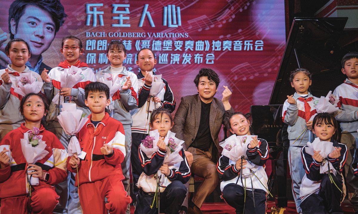 随着新冠肺炎疫情限制放宽，钢琴家朗朗开启了15个城市的中国巡演