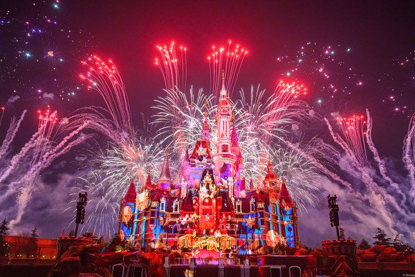 上海迪士尼五周年庆典开启 全新“奇梦之光幻影秀”首演