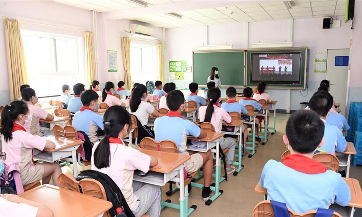 北京义务教育阶段学校不得使用境外教材
