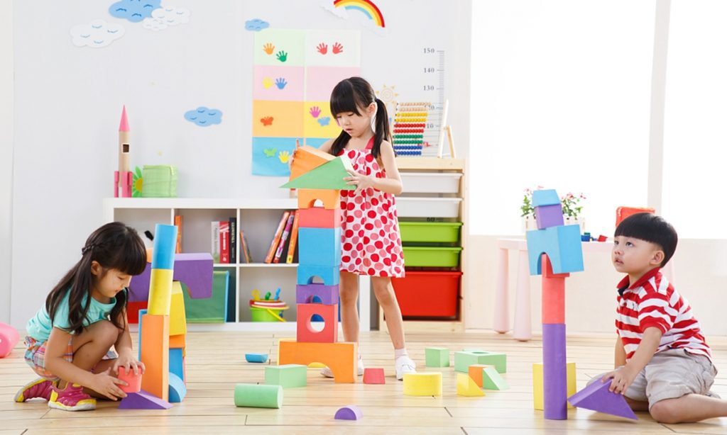 经济学家:中国应出台更多措施鼓励生育