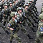 中英双语新闻：俄罗斯继续向俄乌边境增兵
