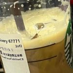 星巴克回应“饮品中喝出活蟑螂”