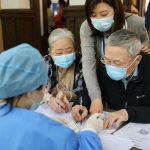 中国推动80岁及以上人群接种新冠疫苗