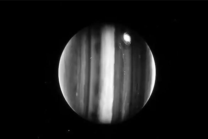 詹姆斯韦伯太空望远镜捕捉到令人惊叹的木星照片