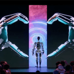埃隆·马斯克在2022年特斯拉AI日展示人形机器人