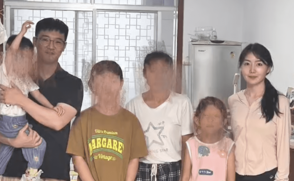 中国夫妻简办婚礼，省下积蓄帮扶 3 名困境儿童