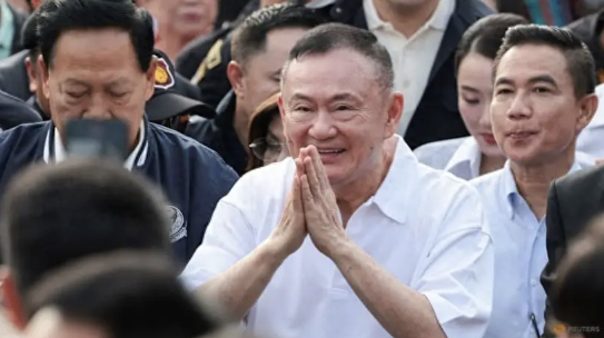 泰国前总理他信结束八个月监禁并获得王室赦免